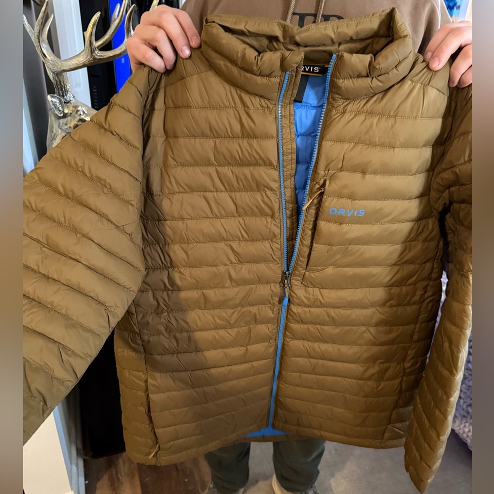 NWT Orvis Men's Tan Puffer Jacket with Blue Accents